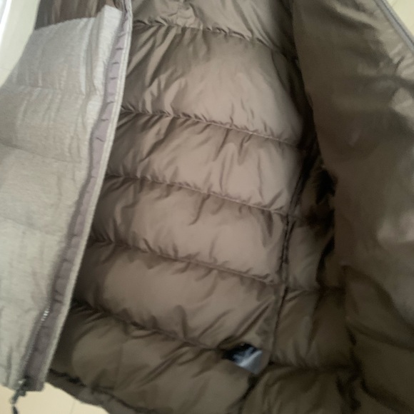 North Face down vest. 700 New condition - Picture 4 of 7